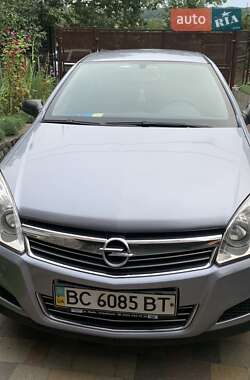 Хэтчбек Opel Astra 2008 в 