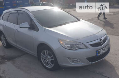 Универсал Opel Astra 2012 в Ромнах