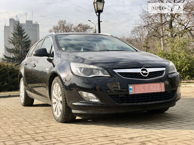 Универсал Opel Astra 2011 в Сумах
