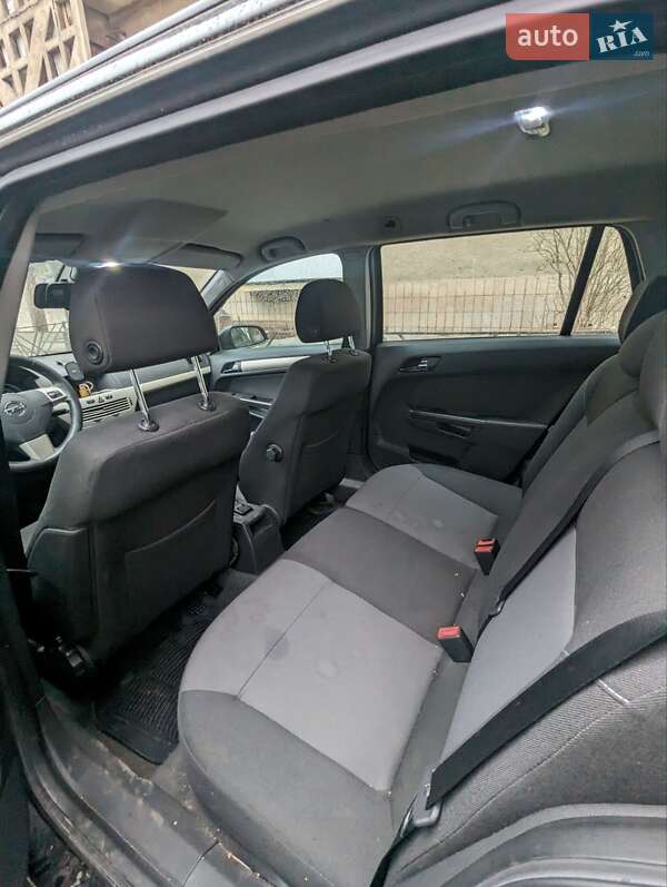 Універсал Opel Astra 2008 в Івано-Франківську