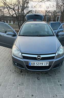 Купе Opel Astra 2006 в Могилів-Подільському