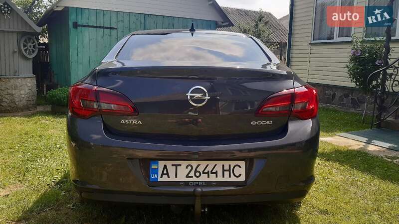 Седан Opel Astra 2012 в Богородчанах