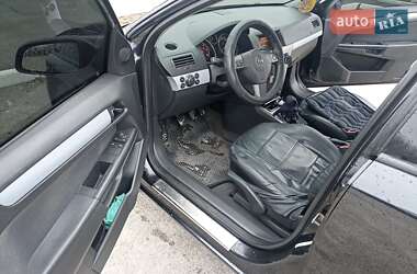 Універсал Opel Astra 2006 в Тернівці