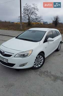 Універсал Opel Astra 2011 в Запоріжжі