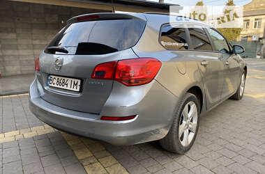 Універсал Opel Astra 2011 в Радехові