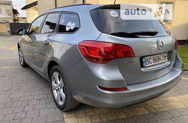 Универсал Opel Astra 2011 в Радехове