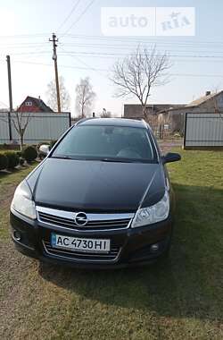 Універсал Opel Astra 2008 в Луцьку