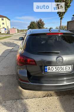 Универсал Opel Astra 2011 в Тячеве