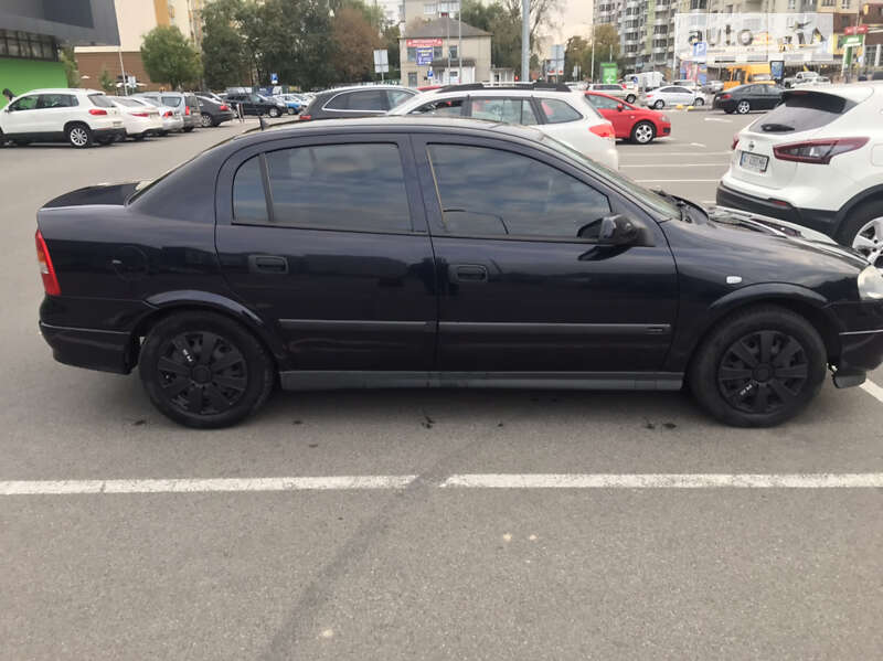 Седан Opel Astra 2003 в Киеве