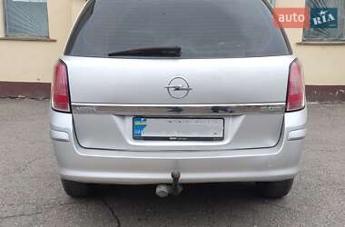 Универсал Opel Astra 2006 в 