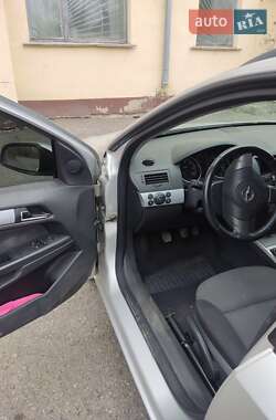 Универсал Opel Astra 2006 в 
