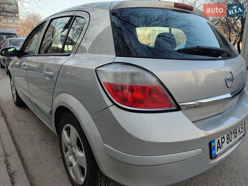 Хэтчбек Opel Astra 2007 в Запорожье