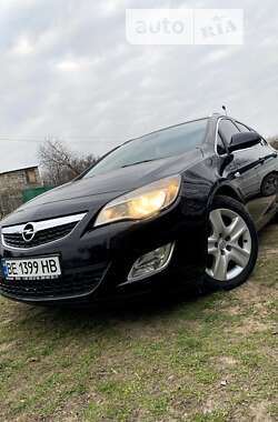 Універсал Opel Astra 2011 в Миколаєві