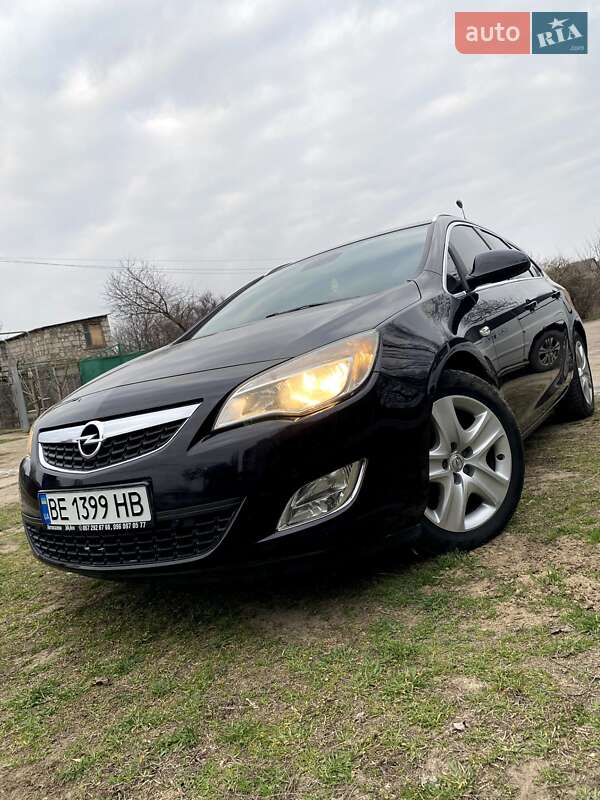 Opel Astra 2011