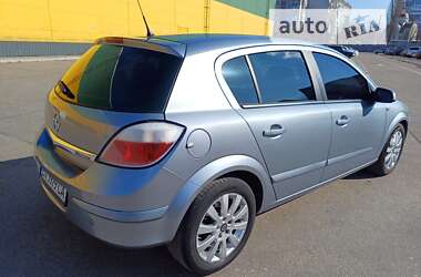 Хэтчбек Opel Astra 2004 в Кропивницком