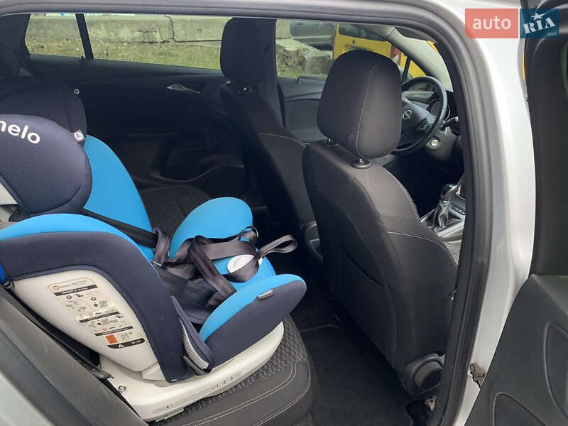 Універсал Opel Astra 2016 в Кременчуці