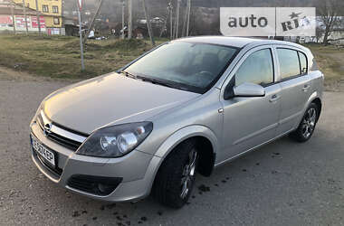 Хэтчбек Opel Astra 2005 в Косове