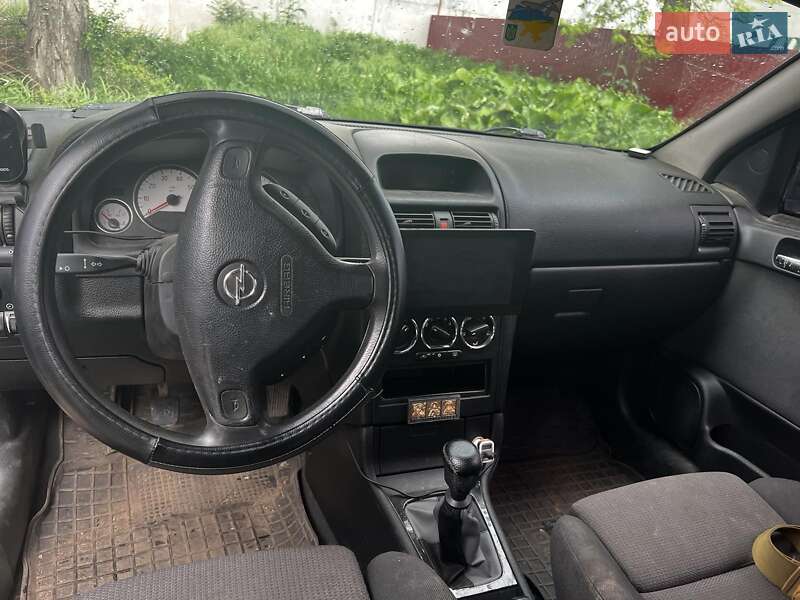 Купе Opel Astra 2002 в Александрие
