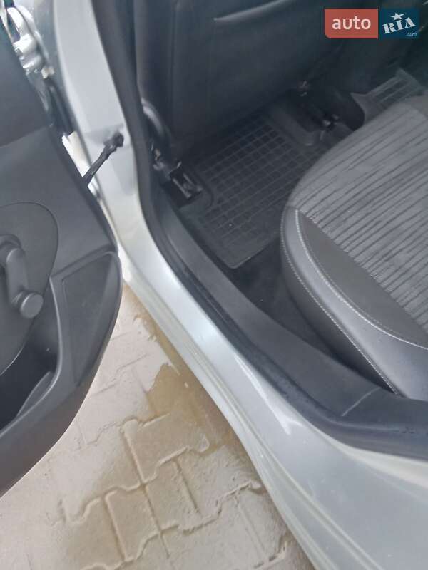 Универсал Opel Astra 2015 в Львове фото 36 Универсал Opel Astra 2015 в Львове