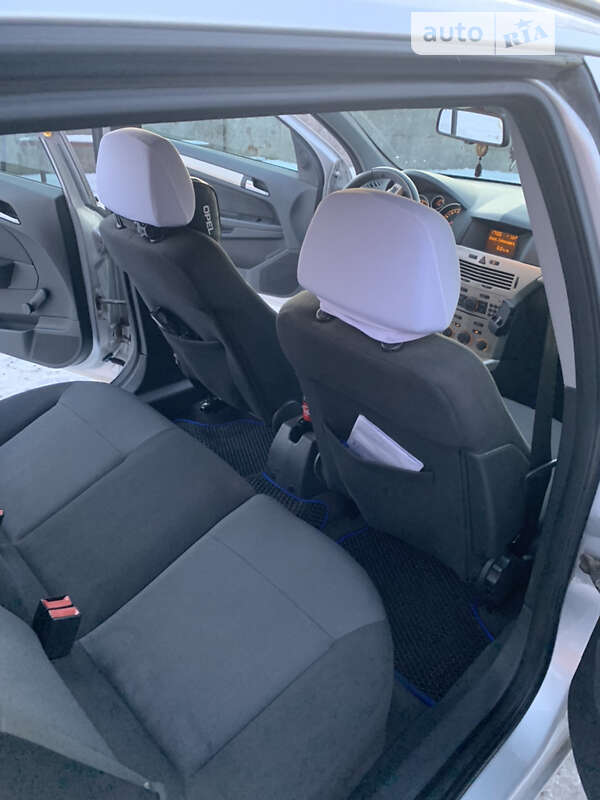 Універсал Opel Astra 2008 в Чернігові