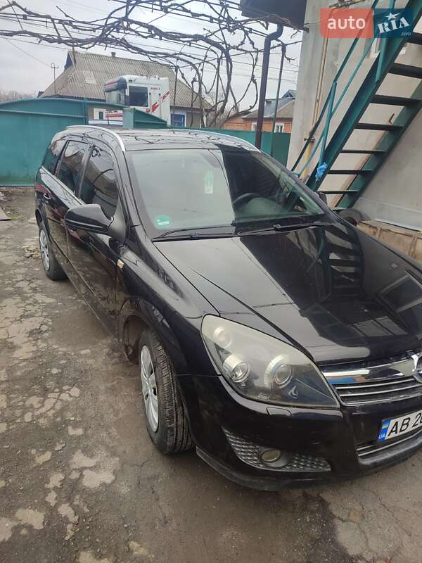 Універсал Opel Astra 2009 в Хмільнику