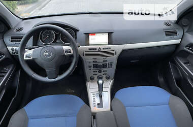 Универсал Opel Astra 2009 в Городке