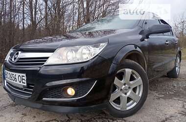 Хэтчбек Opel Astra 2008 в Дрогобыче