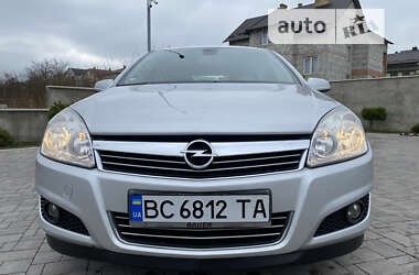 Хэтчбек Opel Astra 2007 в Львове