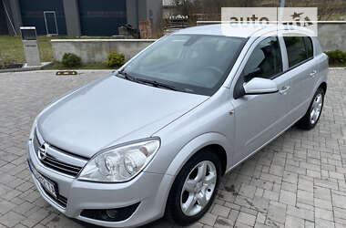 Хэтчбек Opel Astra 2007 в Львове