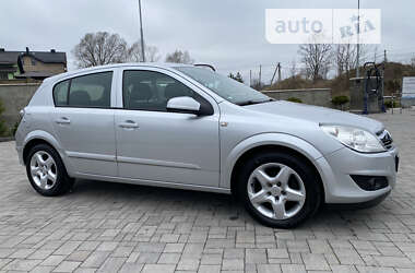 Хэтчбек Opel Astra 2007 в Львове