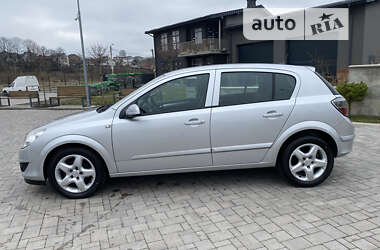 Хэтчбек Opel Astra 2007 в Львове