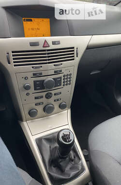 Хэтчбек Opel Astra 2007 в 