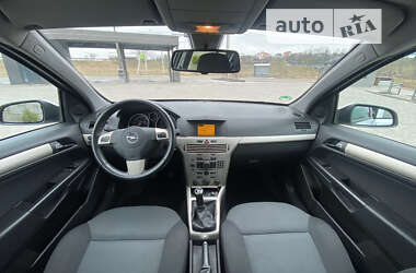Хэтчбек Opel Astra 2007 в 