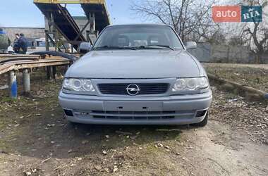 Седан Opel Astra 1995 в Ровно