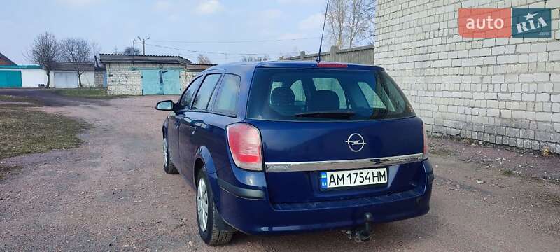 Универсал Opel Astra 2006 в Овруче