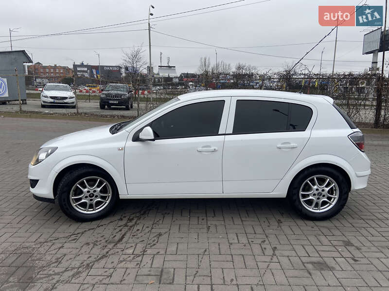 Хетчбек Opel Astra 2012 в Києві