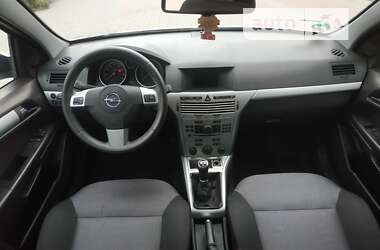 Седан Opel Astra 2009 в Тернополе