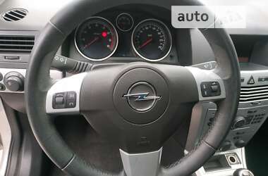 Седан Opel Astra 2009 в Тернополе