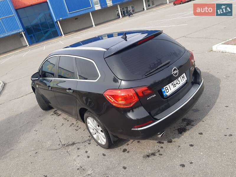 Универсал Opel Astra 2012 в Кременчуге