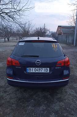 Универсал Opel Astra 2012 в Лохвице