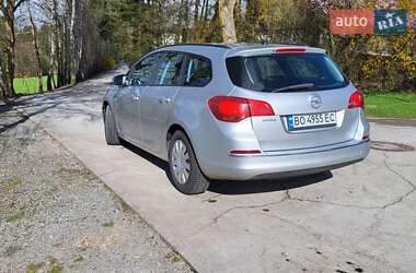 Универсал Opel Astra 2013 в 