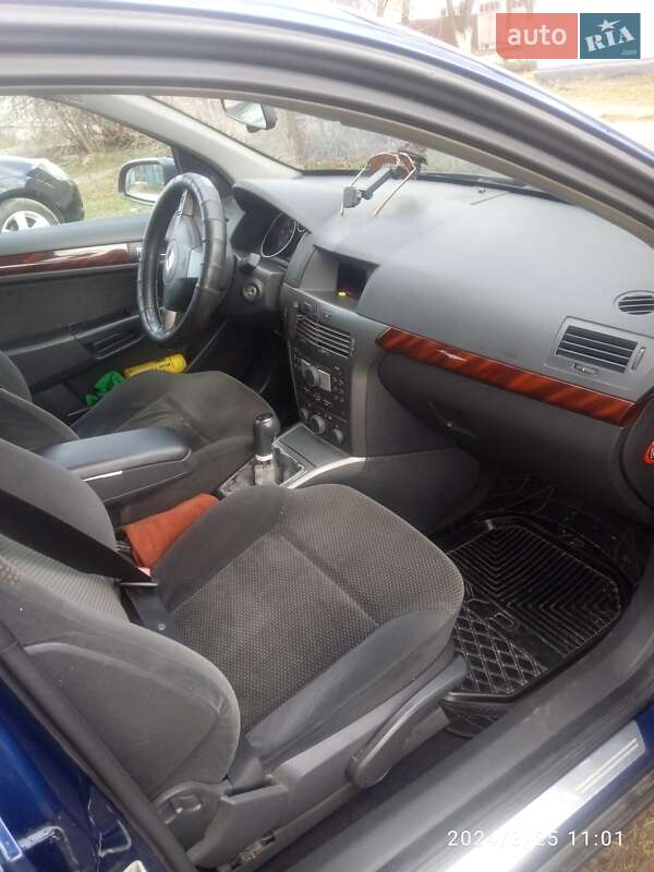 Хетчбек Opel Astra 2004 в Олевську