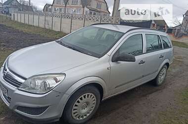 Седан Opel Astra 2009 в Романове