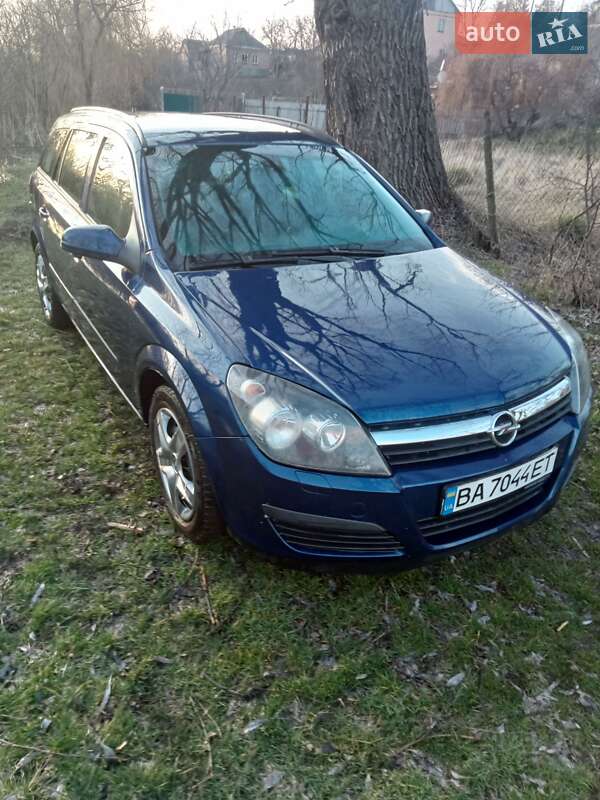 Универсал Opel Astra 2006 в Новомиргороде