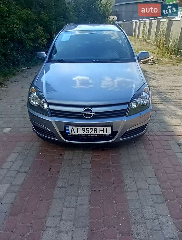 Универсал Opel Astra 2004 в Надворной
