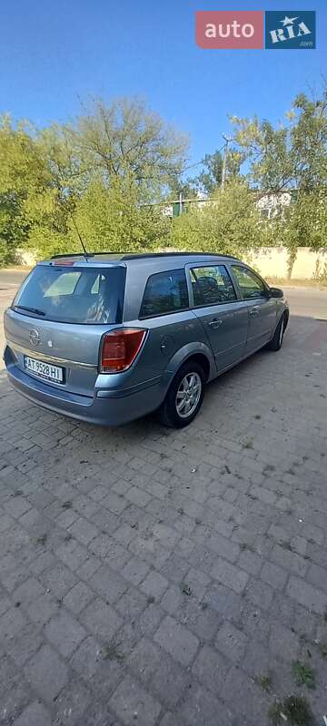 Универсал Opel Astra 2004 в Надворной