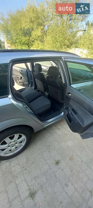 Универсал Opel Astra 2004 в Надворной