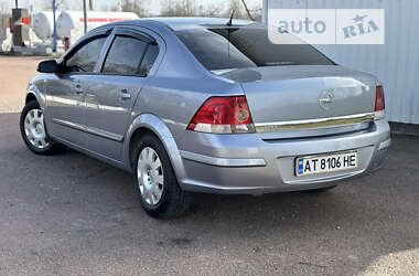Седан Opel Astra 2008 в Надвірній