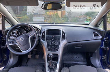 Универсал Opel Astra 2011 в Путивле
