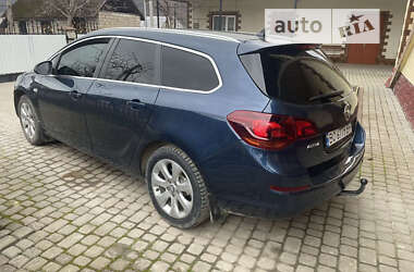 Универсал Opel Astra 2012 в Борщеве
